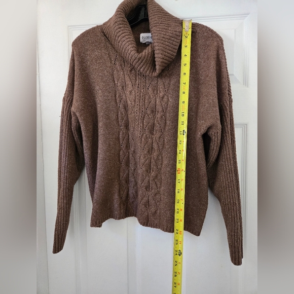 Olive + Oak sweater - Picture 2 of 4